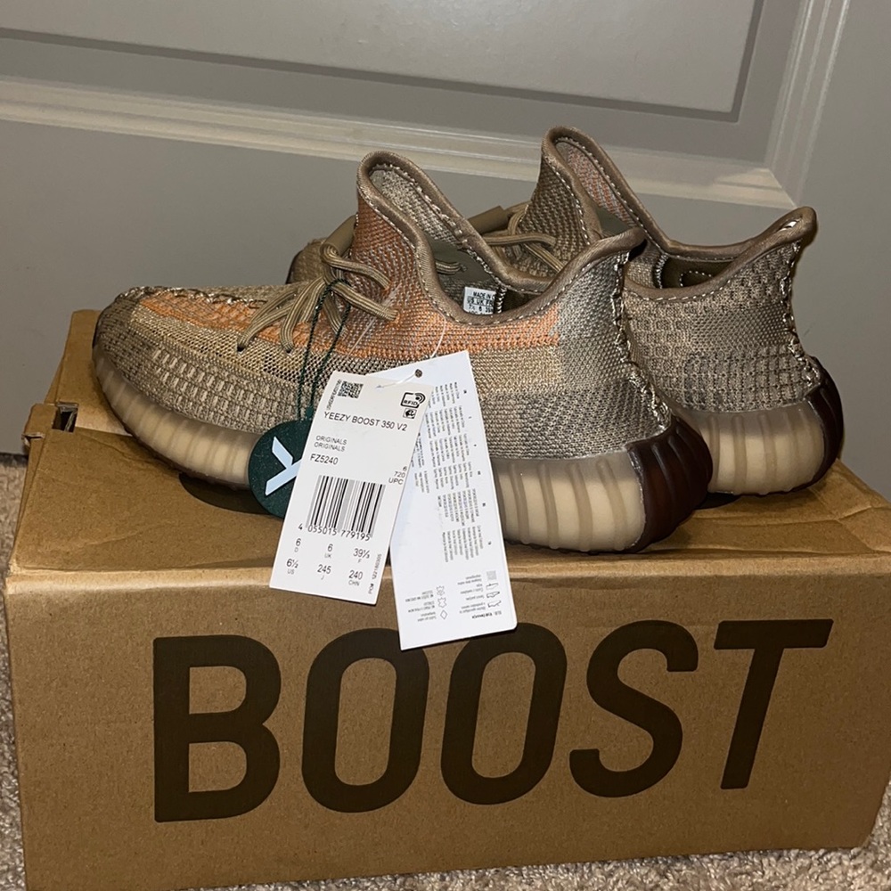 Yeezy boost * NEW *